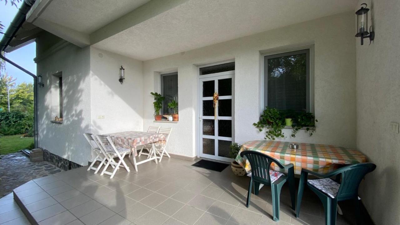 Ilona Apartmanok Balatonboglár Exterior foto